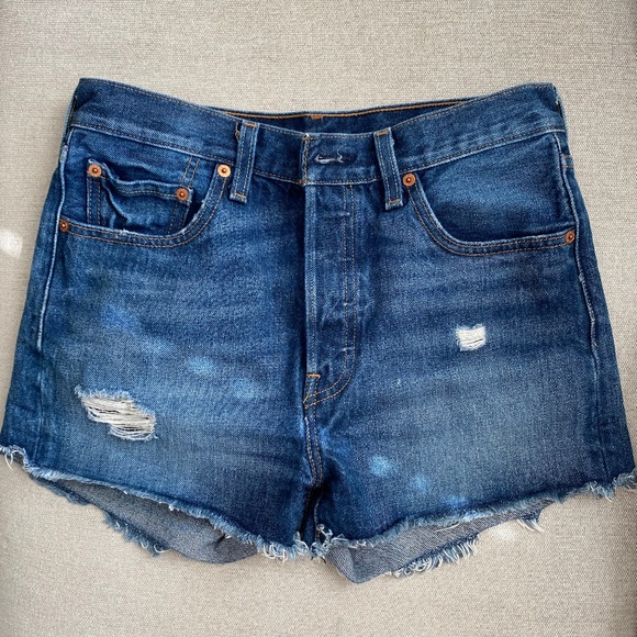 Levi’s 501 Shorts - Picture 1 of 2
